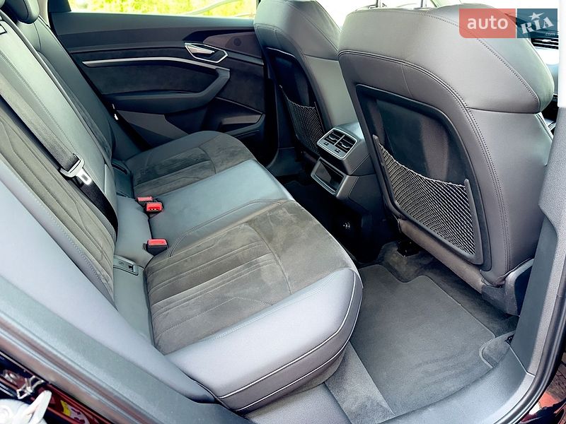 Внедорожник / Кроссовер Audi e-tron 2020 в Сваляве фото 33 Внедорожник / Кроссовер Audi e-tron 2020 в Сваляве