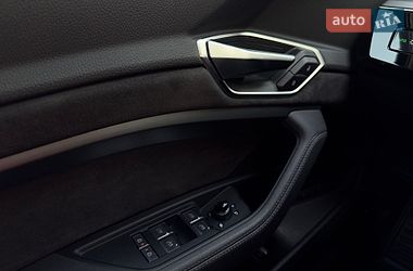 Внедорожник / Кроссовер Audi e-tron 2020 в Сваляве фото 39 Внедорожник / Кроссовер Audi e-tron 2020 в Сваляве
