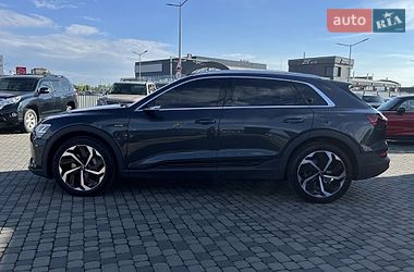 Внедорожник / Кроссовер Audi e-tron 2022 в Мукачево