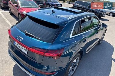 Позашляховик / Кросовер Audi e-tron 2019 в Дніпрі