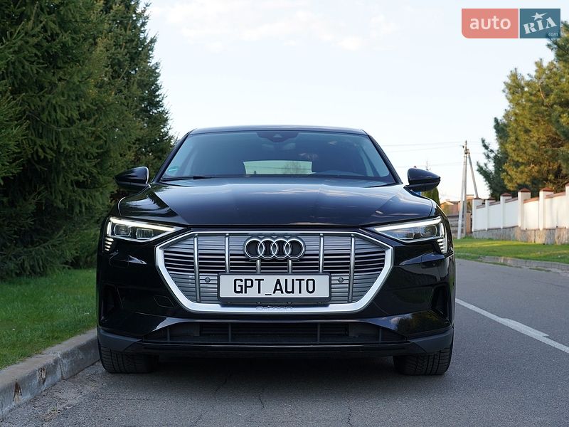 Внедорожник / Кроссовер Audi e-tron 2022 в Киеве