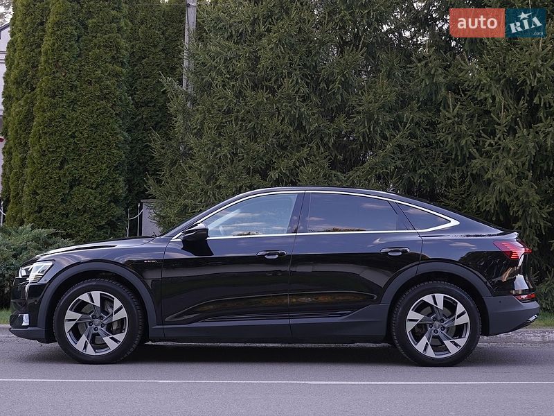 Внедорожник / Кроссовер Audi e-tron 2022 в Киеве