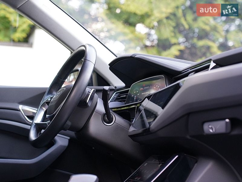 Внедорожник / Кроссовер Audi e-tron 2022 в Киеве