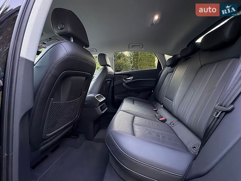Внедорожник / Кроссовер Audi e-tron 2022 в Киеве