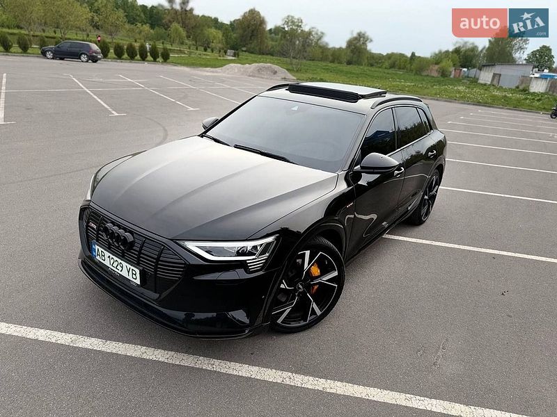 Внедорожник / Кроссовер Audi e-tron 2018 в Хмельнике