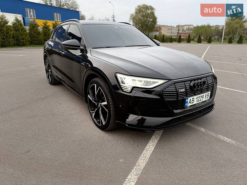 Внедорожник / Кроссовер Audi e-tron 2018 в Хмельнике