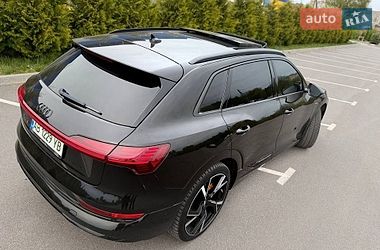 Внедорожник / Кроссовер Audi e-tron 2018 в Хмельнике