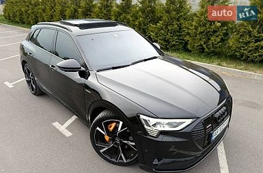 Внедорожник / Кроссовер Audi e-tron 2018 в Хмельнике