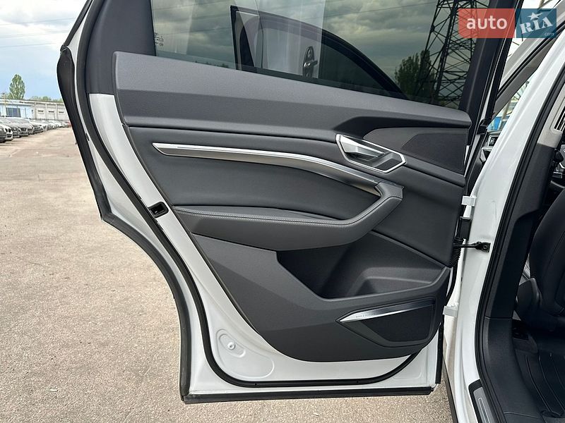 Внедорожник / Кроссовер Audi e-tron 2021 в Харькове