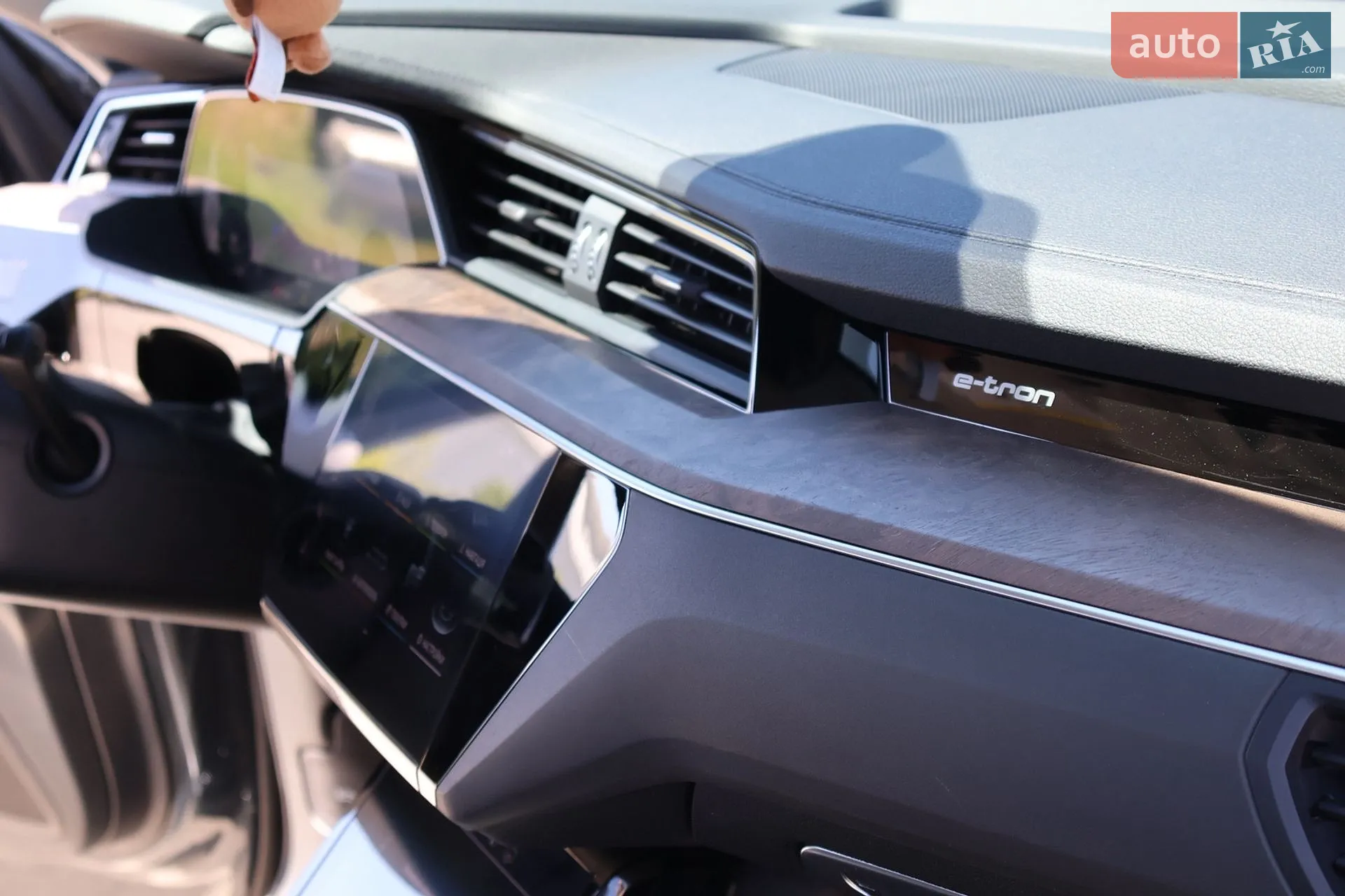 2019 Audi e-tron - мініатюра 18