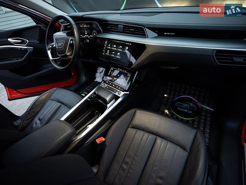 Позашляховик / Кросовер Audi e-tron 2021 в Луцьку
