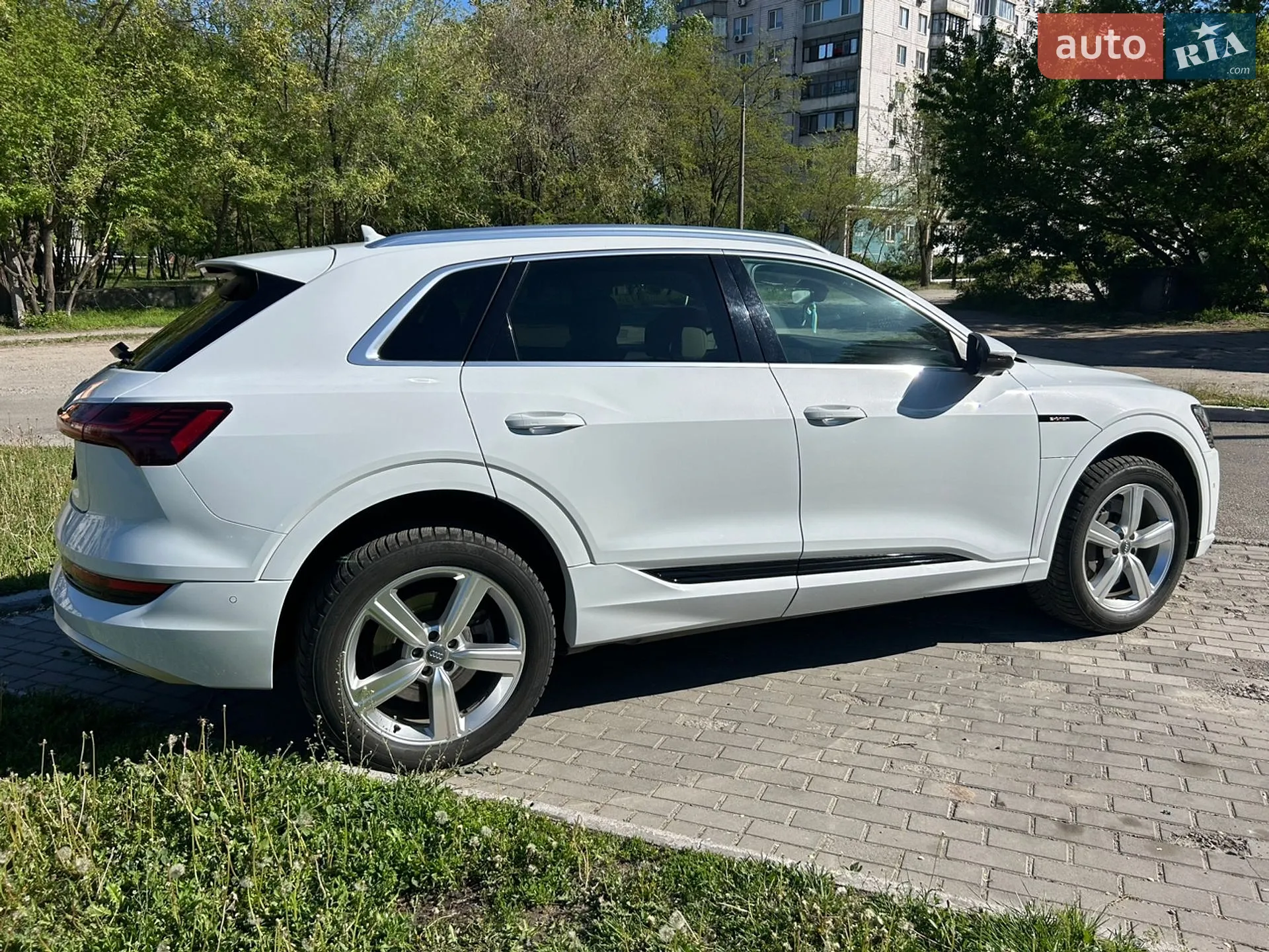 2019 Audi e-tron - мініатюра 10