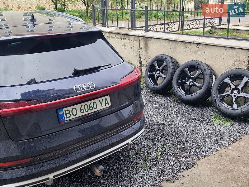 Позашляховик / Кросовер Audi e-tron 2021 в Тернополі