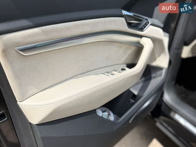 Внедорожник / Кроссовер Audi e-tron 2019 в Львове