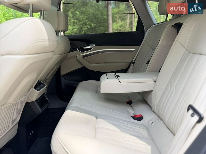 Внедорожник / Кроссовер Audi e-tron 2019 в Львове