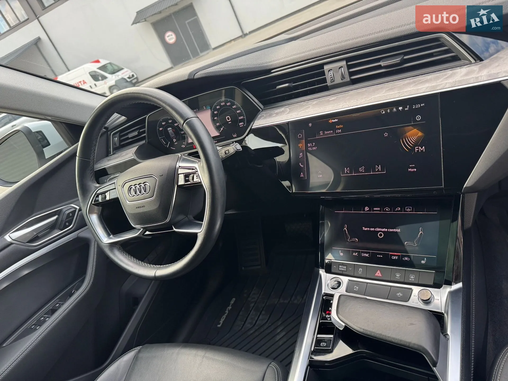 2022 Audi e-tron - мініатюра 12
