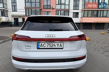 Позашляховик / Кросовер Audi e-tron 2019 в Володимирі