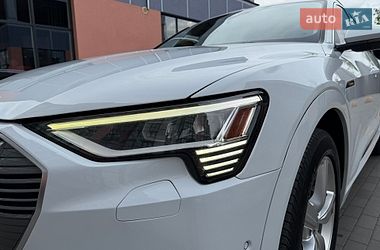 Позашляховик / Кросовер Audi e-tron 2019 в Володимирі