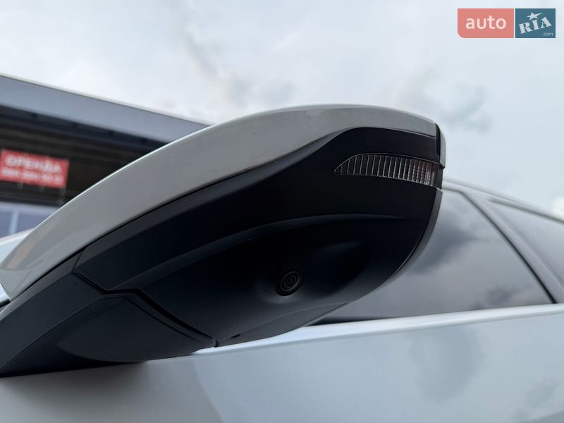 Позашляховик / Кросовер Audi e-tron 2019 в Володимирі