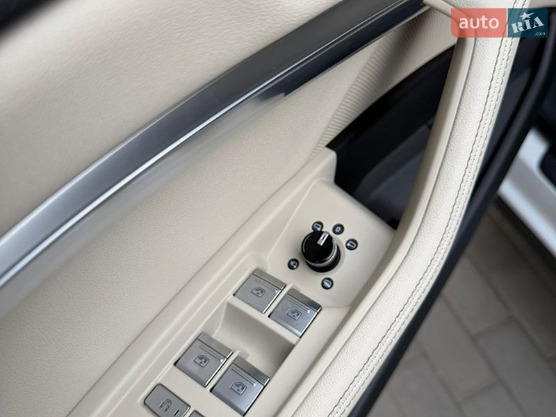 Позашляховик / Кросовер Audi e-tron 2019 в Володимирі