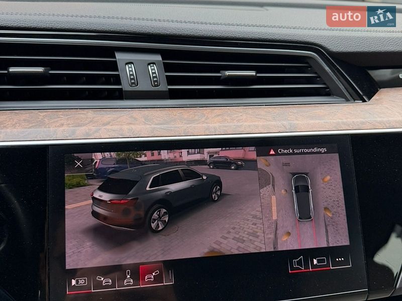 Позашляховик / Кросовер Audi e-tron 2019 в Володимирі