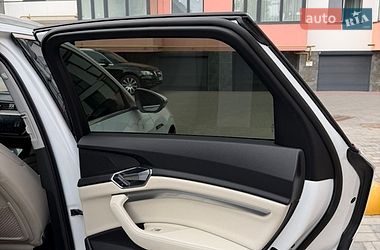 Позашляховик / Кросовер Audi e-tron 2019 в Володимирі