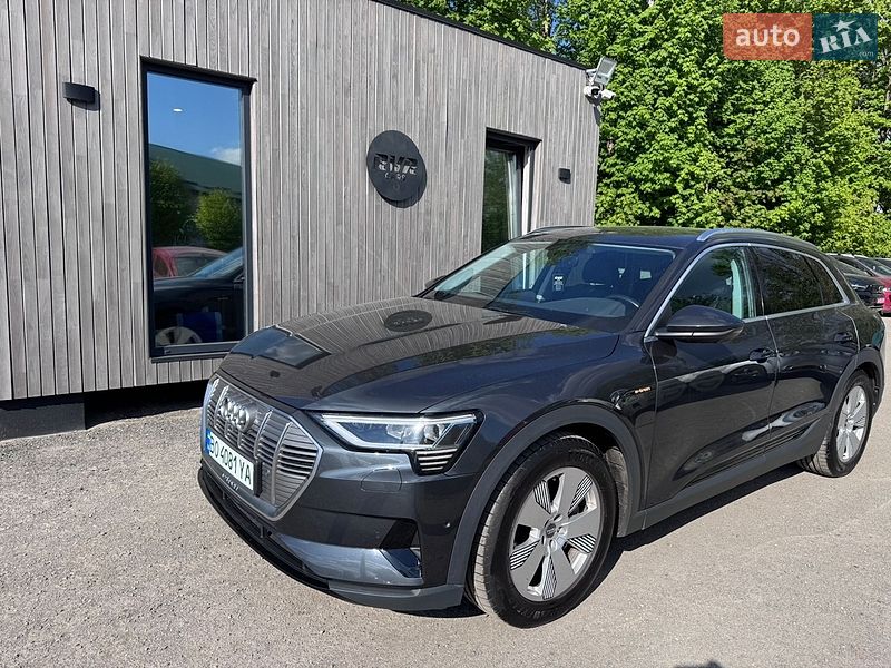 Позашляховик / Кросовер Audi e-tron 2019 в Тернополі