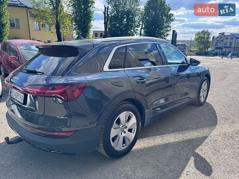 Позашляховик / Кросовер Audi e-tron 2019 в Тернополі