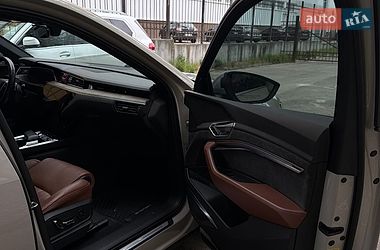 Внедорожник / Кроссовер Audi e-tron 2021 в Львове фото 16 Внедорожник / Кроссовер Audi e-tron 2021 в Львове