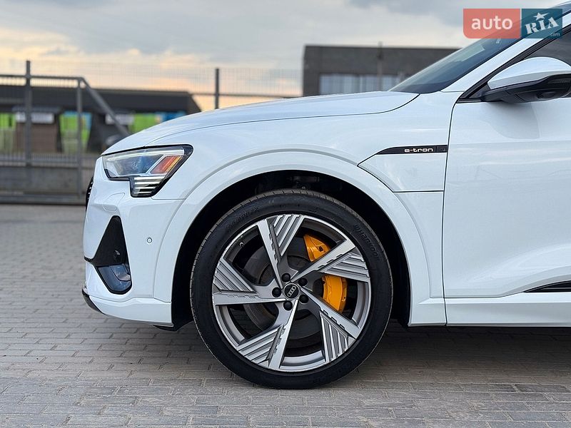 Внедорожник / Кроссовер Audi e-tron 2022 в Львове