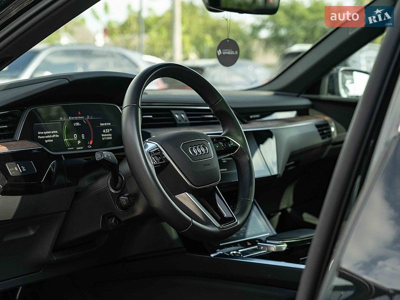 Внедорожник / Кроссовер Audi e-tron 2022 в Черновцах