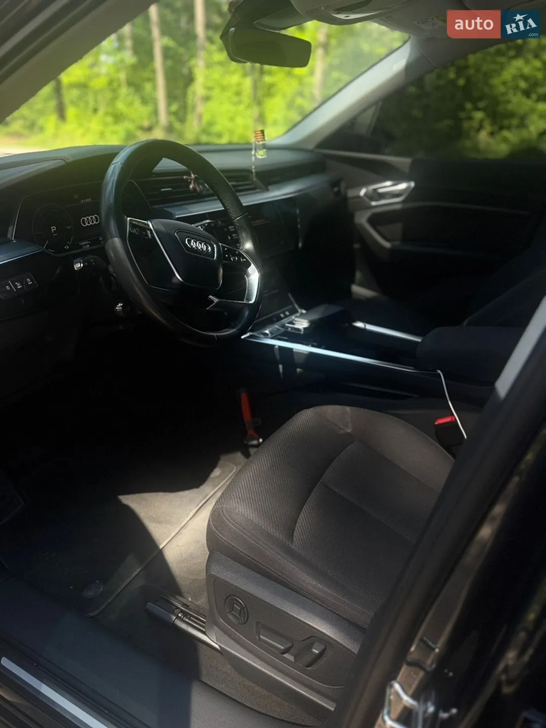 2020 Audi e-tron - мініатюра 23