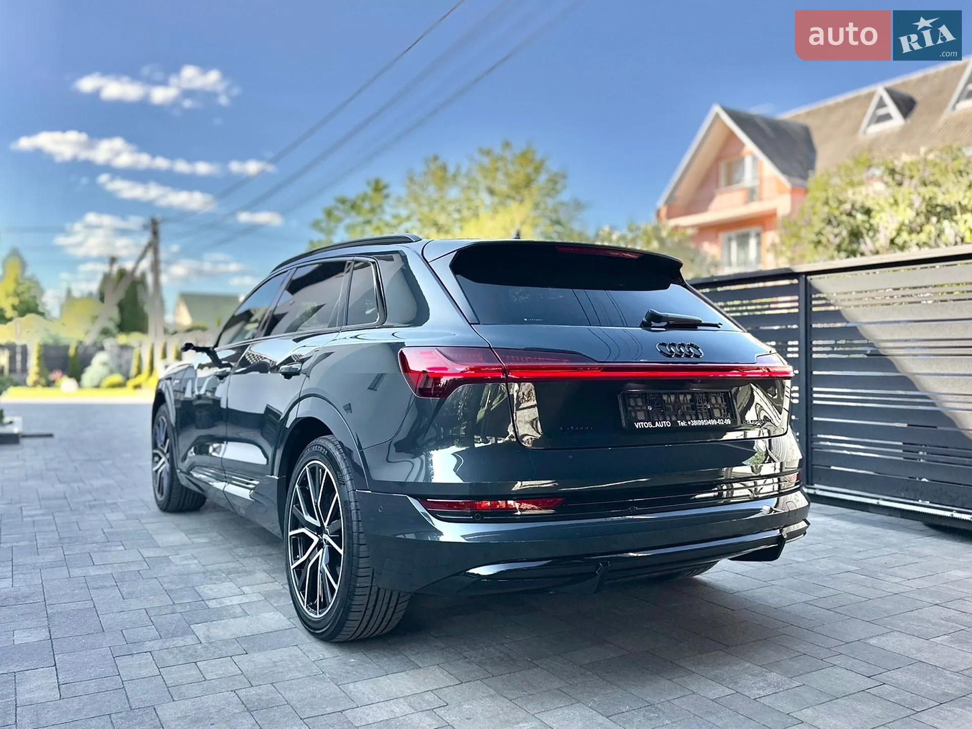 2020 Audi e-tron - мініатюра 12