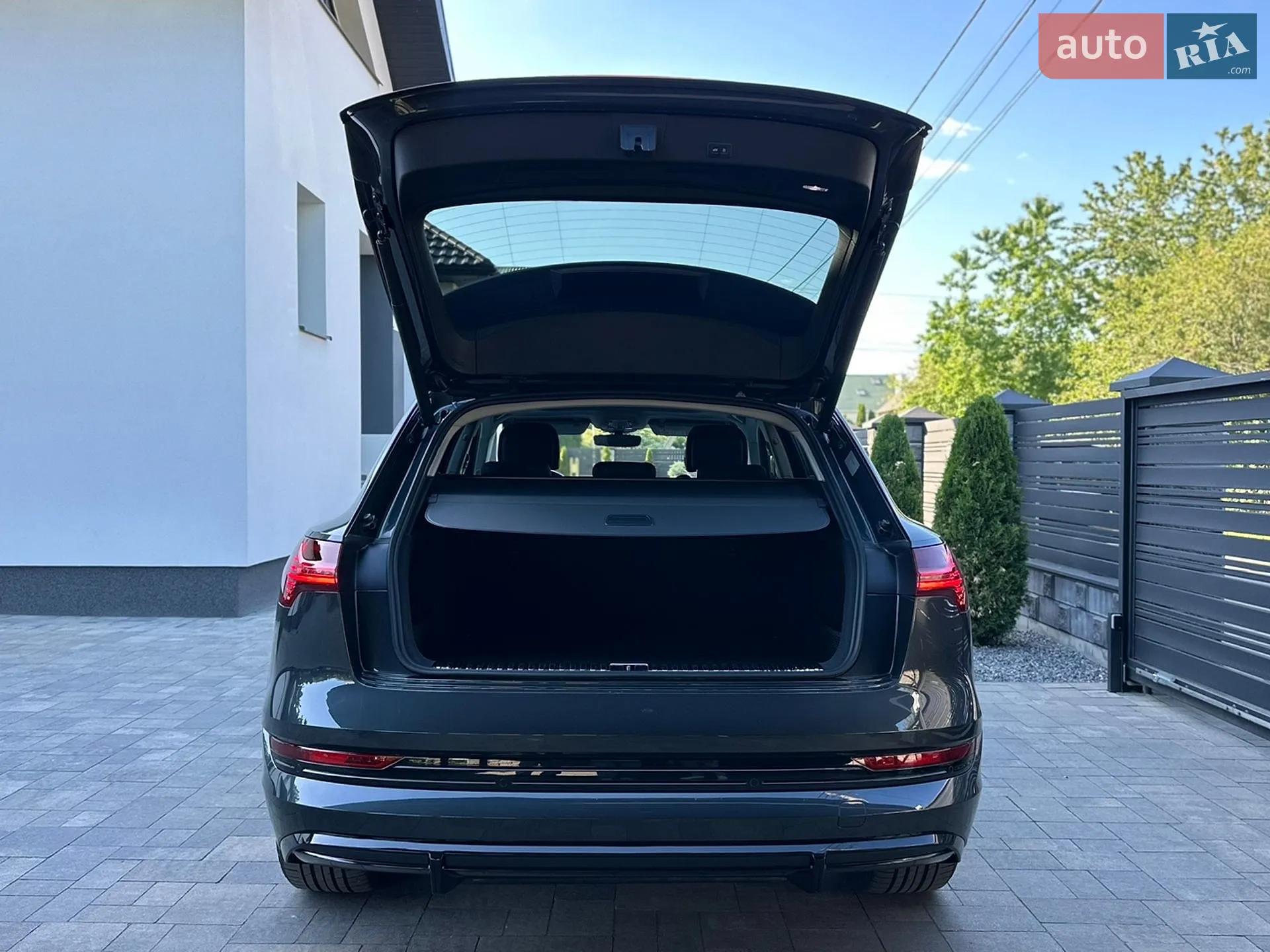 2020 Audi e-tron - мініатюра 100