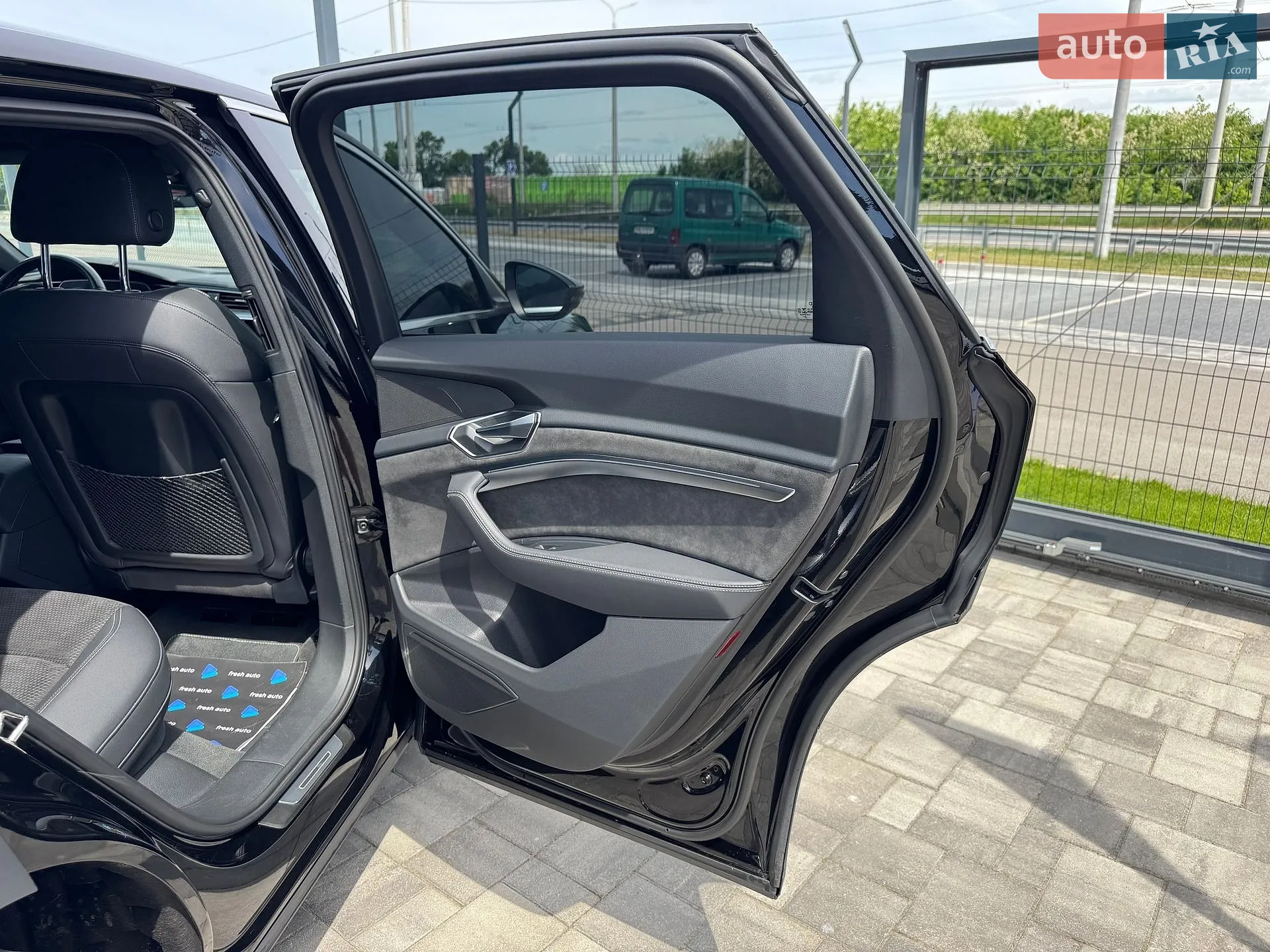 2021 Audi e-tron - мініатюра 34