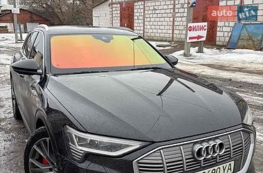 Позашляховик / Кросовер Audi e-tron 2019 в Чугуєві