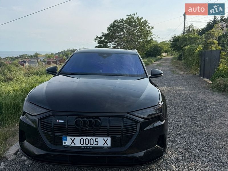Внедорожник / Кроссовер Audi e-tron 2019 в Черноморске