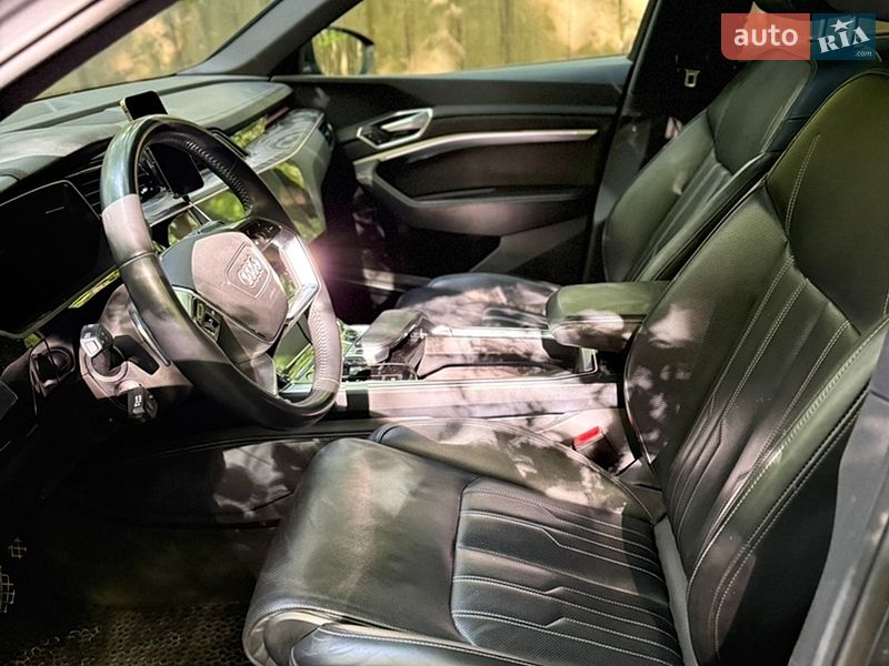 Внедорожник / Кроссовер Audi e-tron 2019 в Луцке