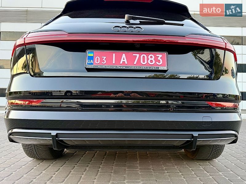 Позашляховик / Кросовер Audi e-tron 2022 в Рівному