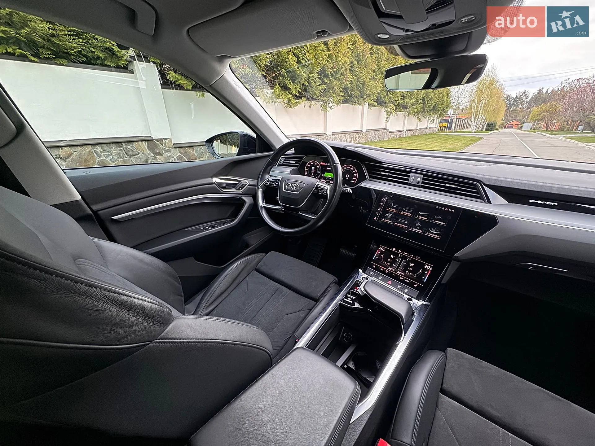 2022 Audi e-tron - мініатюра 24