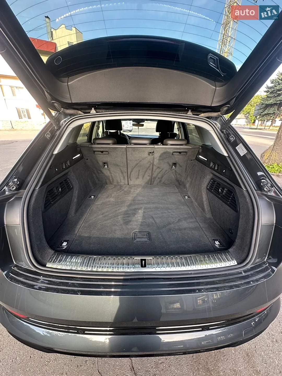 2021 Audi e-tron - мініатюра 9