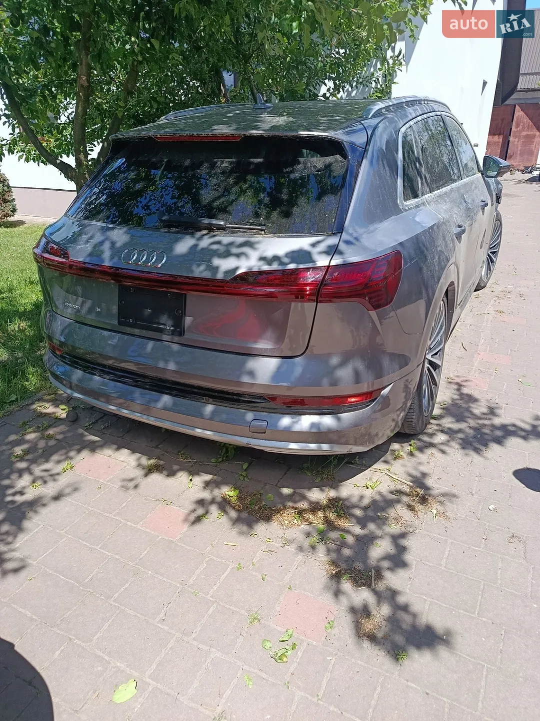 2019 Audi e-tron - мініатюра 2