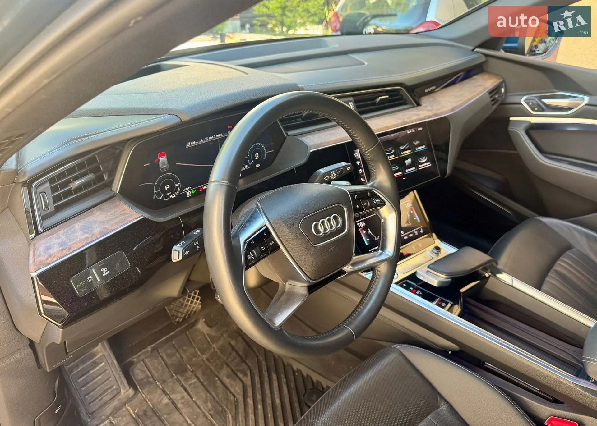 2019 Audi e-tron - мініатюра 11