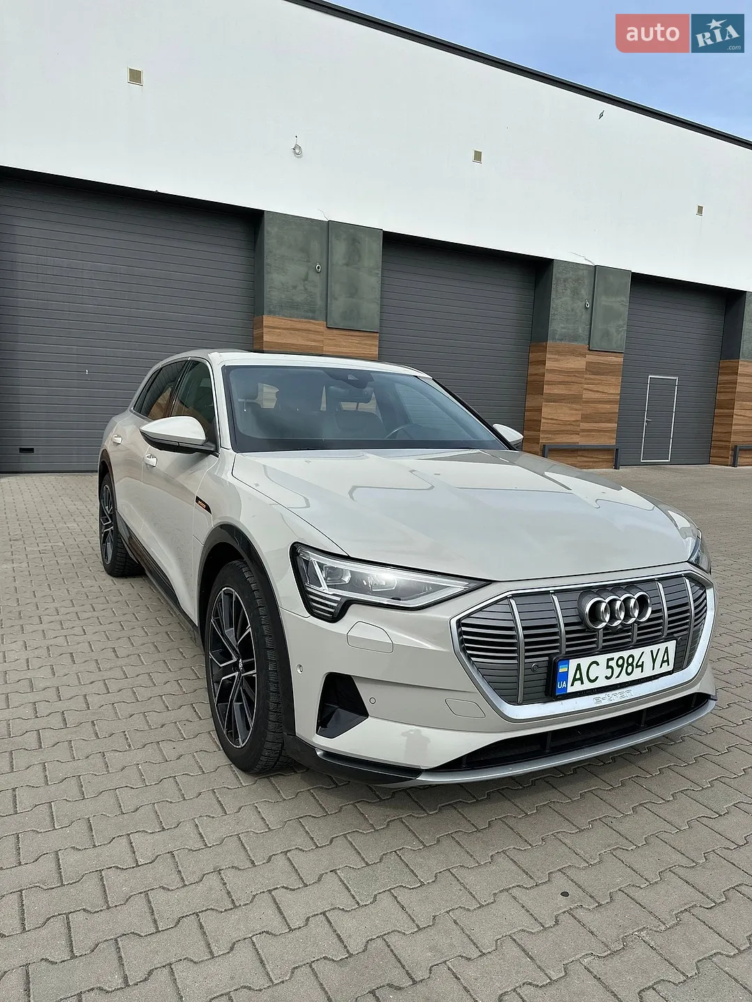 2020 Audi e-tron - мініатюра 9
