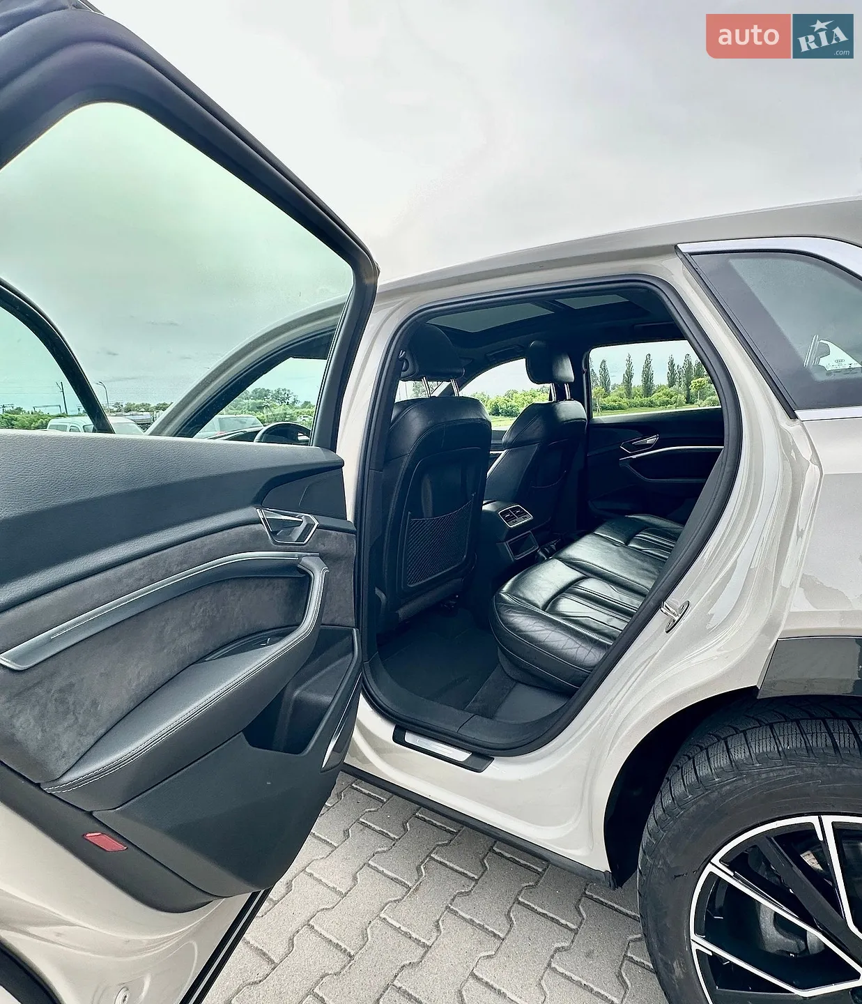 2020 Audi e-tron - мініатюра 31