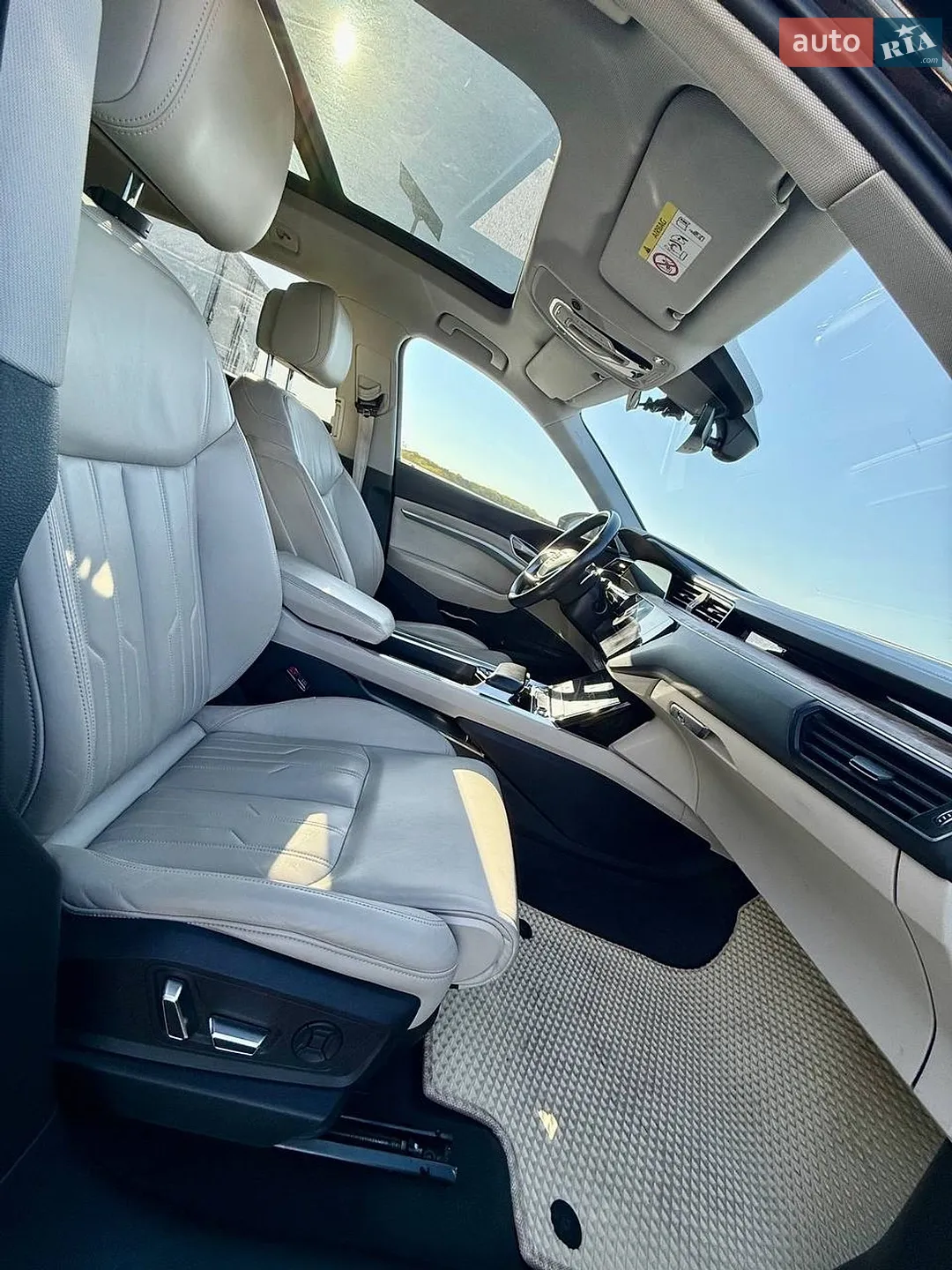 2019 Audi e-tron - мініатюра 7