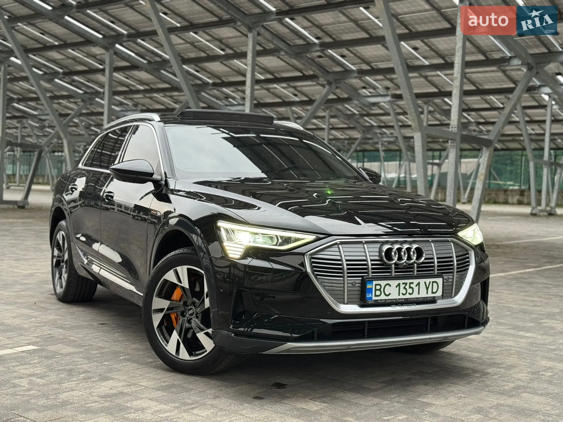 2022 Audi e-tron - фото 1