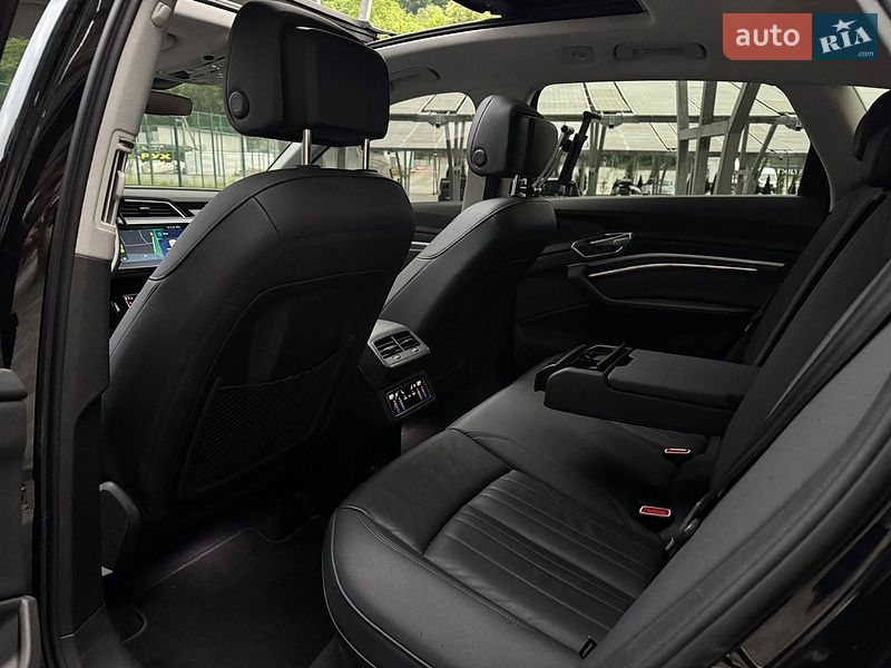 Внедорожник / Кроссовер Audi e-tron 2022 в Львове
