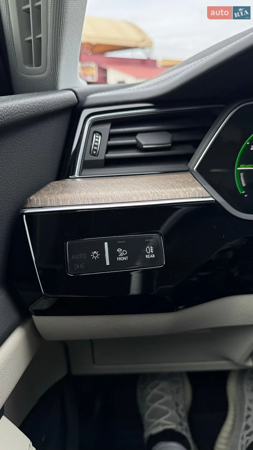 2019 Audi e-tron - мініатюра 28