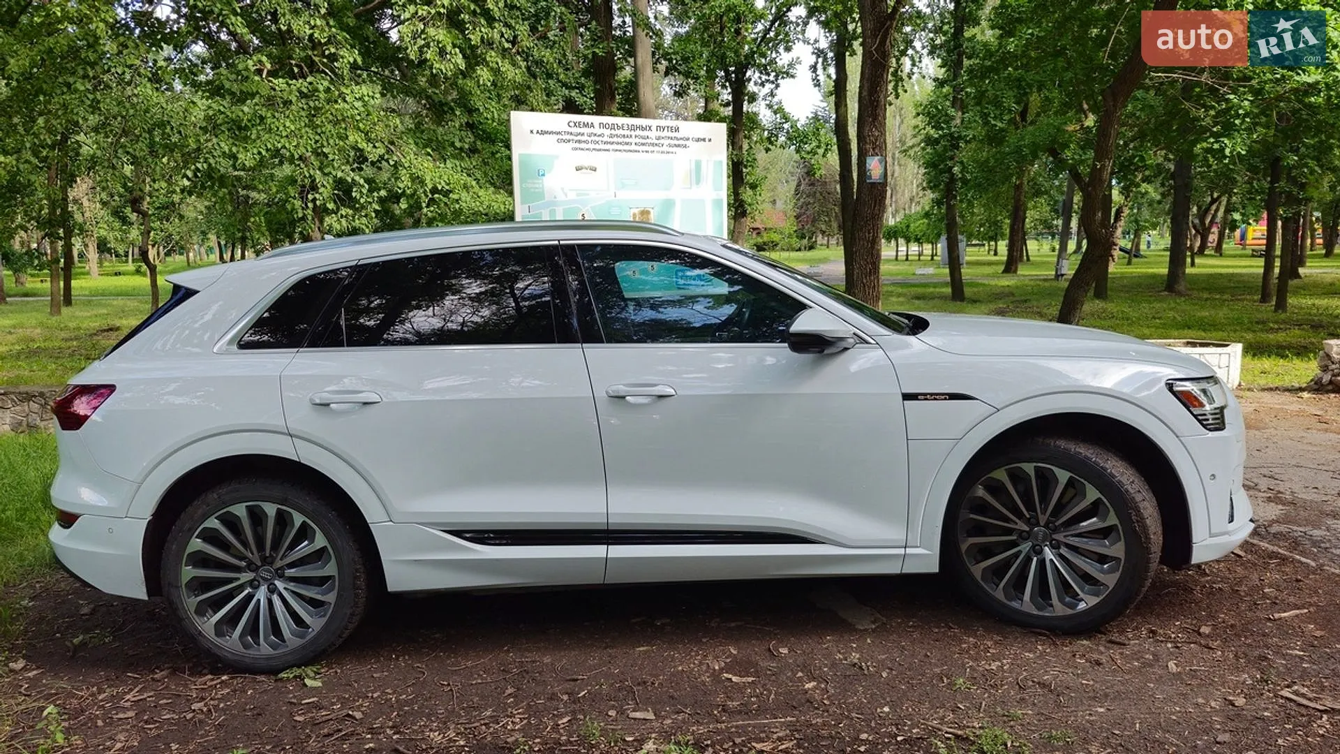 2019 Audi e-tron - мініатюра 10